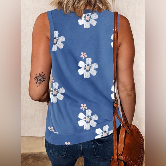Blue Sleeveless Top with flowers - Picture 2 of 7